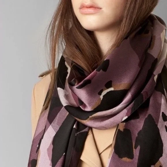 New Burberry Lightweight Check Print Purple Silk Scarf - Picture 2 of 6